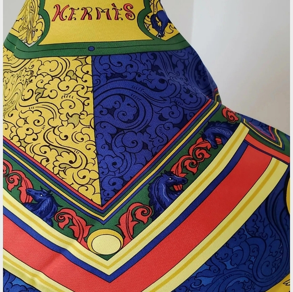 π¨π΅ Hermes silk scarf  authentic 90X90 cm red and gold π¨π΅ - Picture 7 of 7